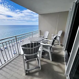 Emerald 1131 Apartment